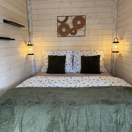 Treetop Tiny House Pod Korunami