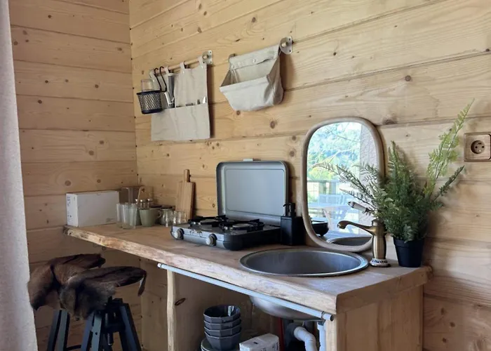 Treetop Tiny House Pod Korunami *