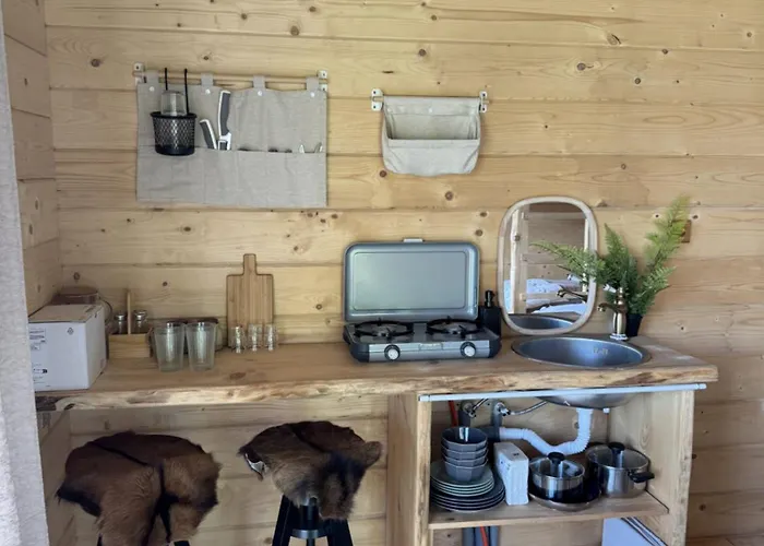 Camping Treetop Tiny House Pod Korunami *